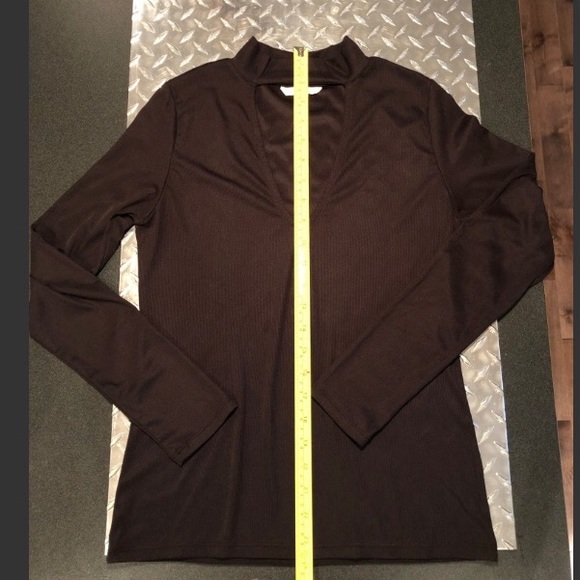 Super cute top - Picture 5 of 6